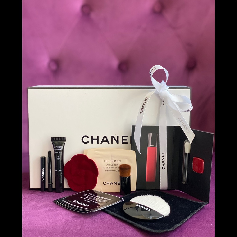 Set Of CHANEL Makeup & Travel Brushes